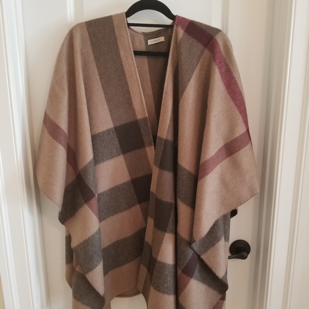 Burberry 100% Cashmere Wrap